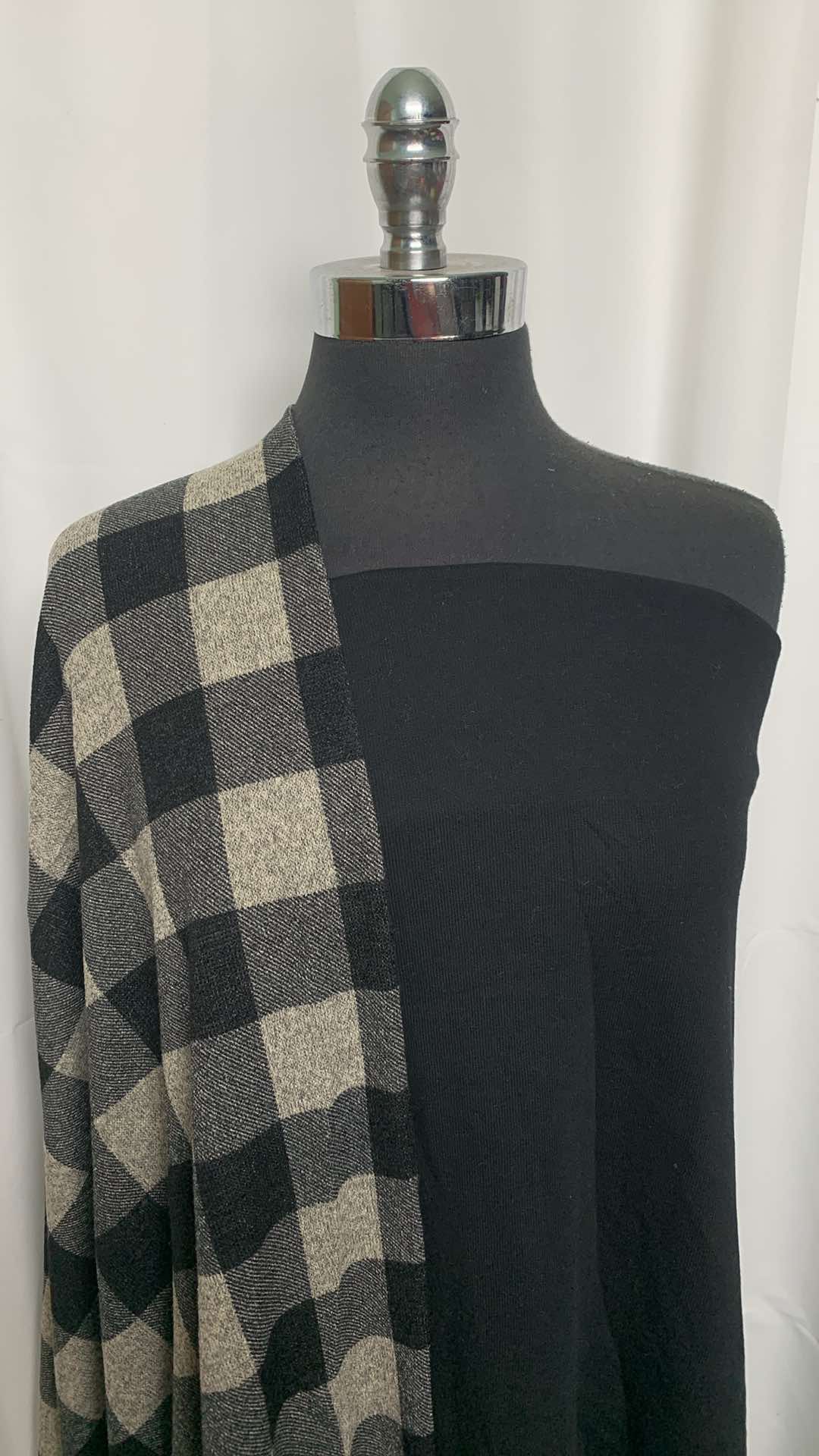 BLACK/GREY PLAID BUNDLE : 1YD Black Sweatshirt Fleece (72" Wide) & 1YD Black/Grey Plaid Hacci SK : A25863