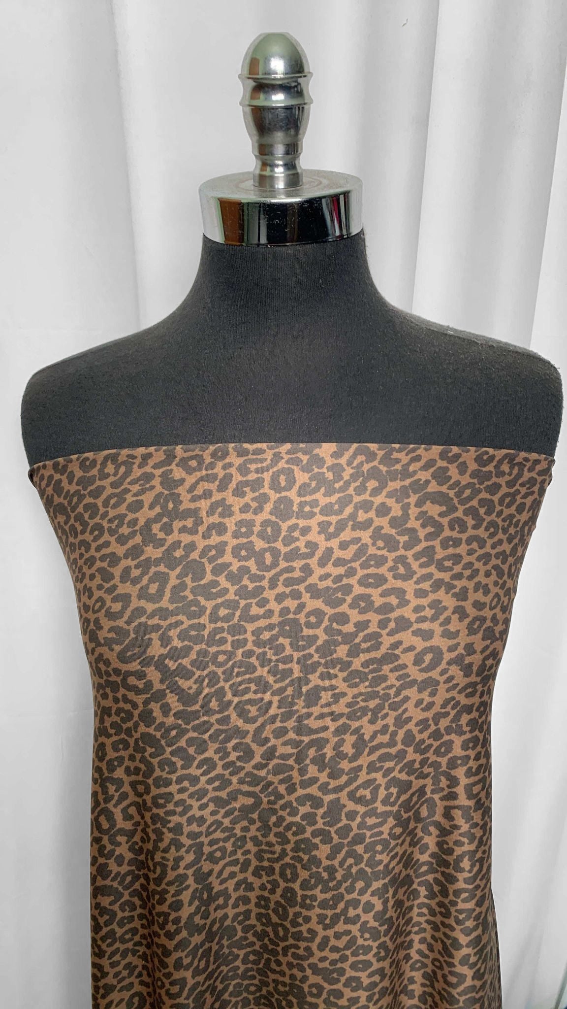 Brown Leopard - Featherweight Performance - 2 Yard Cut