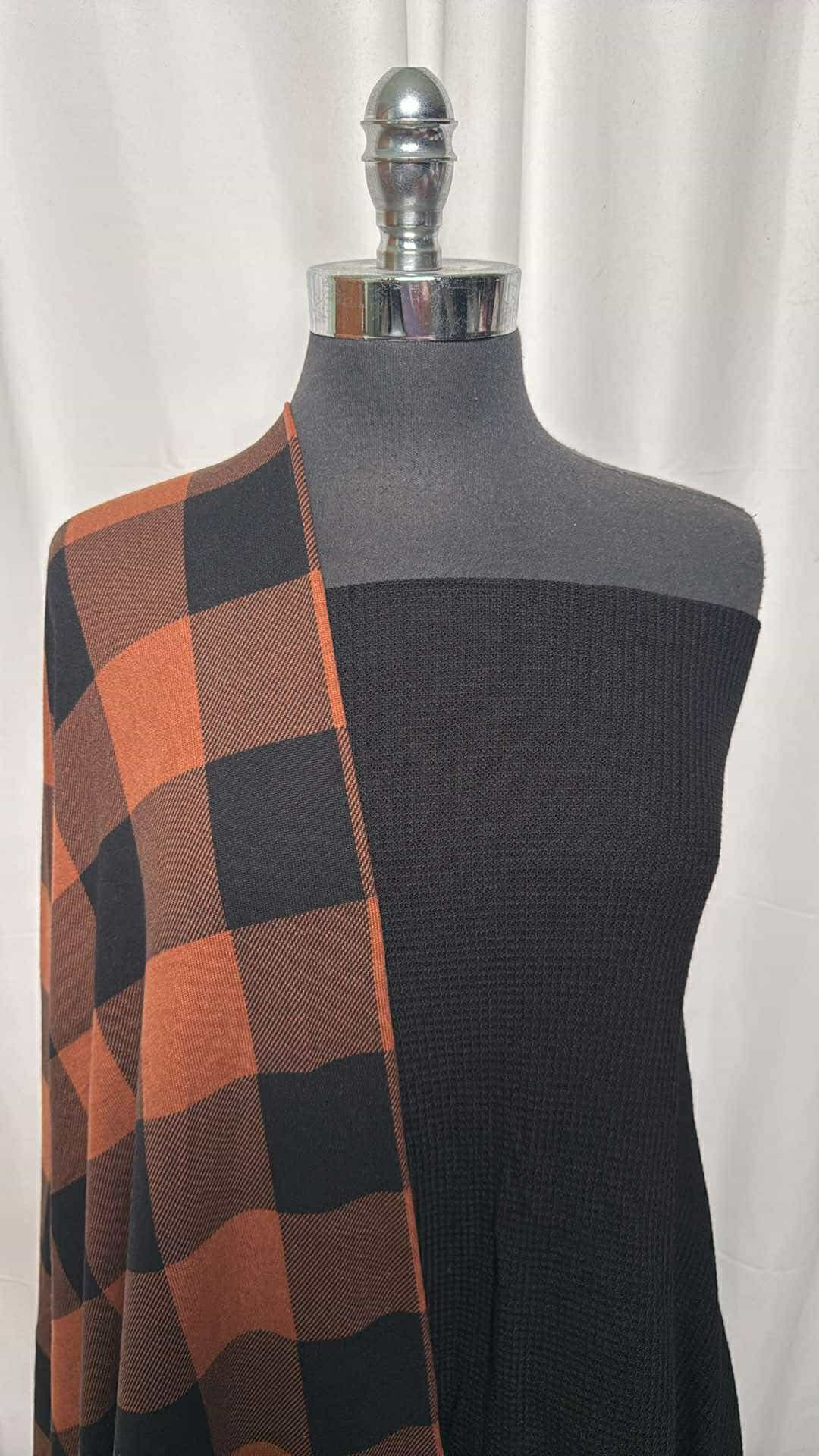 BLACK/RUST PLAID BUNDLE : 2YD Black Thermal & 1+YD Rust Plaid Oakley SK : A26554